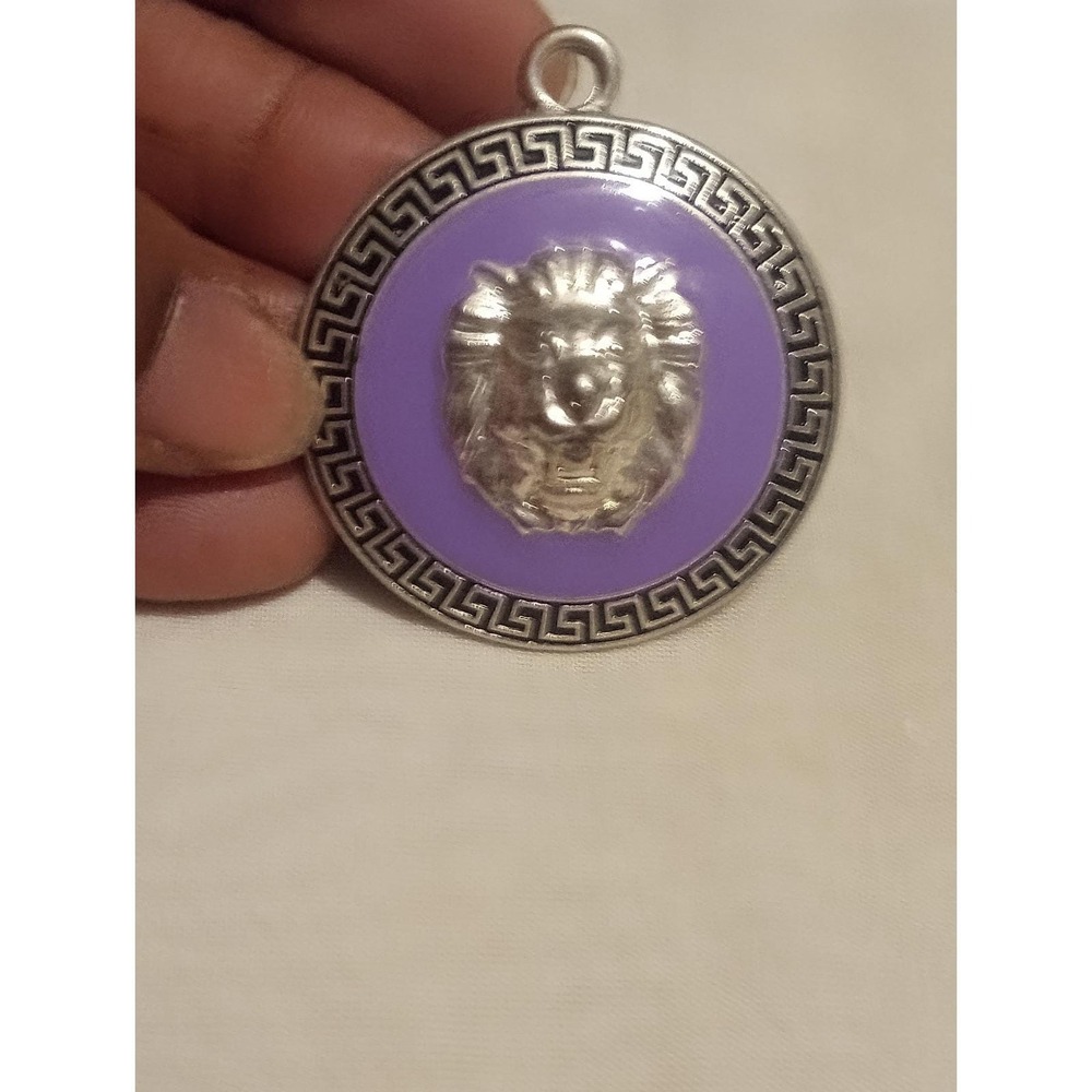 Silver Tone Lion Head Round Pendant Charm Animal Jewelry Fashion Accessory